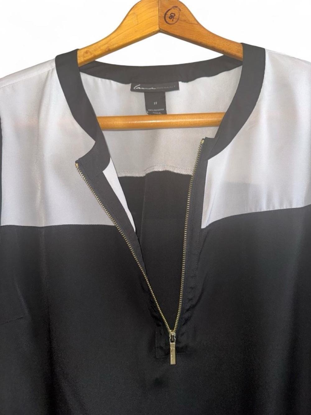 Lane Bryant Blouse Quarter Zip Black White Colorblock Tab Sleeve Womens Plus 22 - Picture 3 of 8